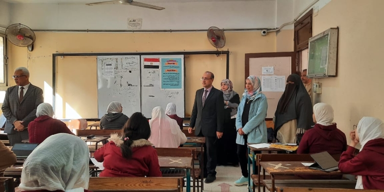 وكيل التعليم بالقاهرة: منصة امتحانات الثاني الثانوي تعمل بكفاءة