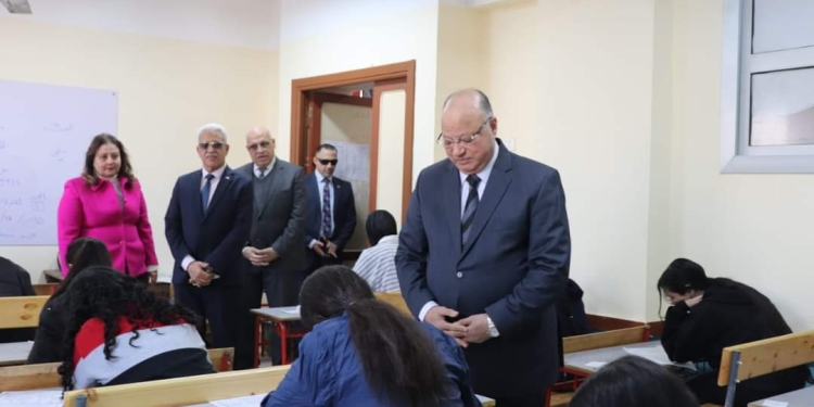 وكيل التعليم بالقاهرة يوصي بتهيئة الجو المناسب لطلاب الإعدادية بالامتحانات