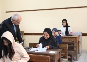 «حجازي» يتفقد امتحانات الترم الأول للشهادة الإعدادية بالجيزة