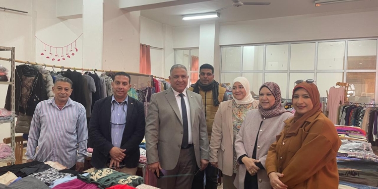 نائب رئيس جامعة الأزهر يتابع امتحانات الفصل الدراسي الأول ويفتتح معرضًا خيريًّا بكلية التربية