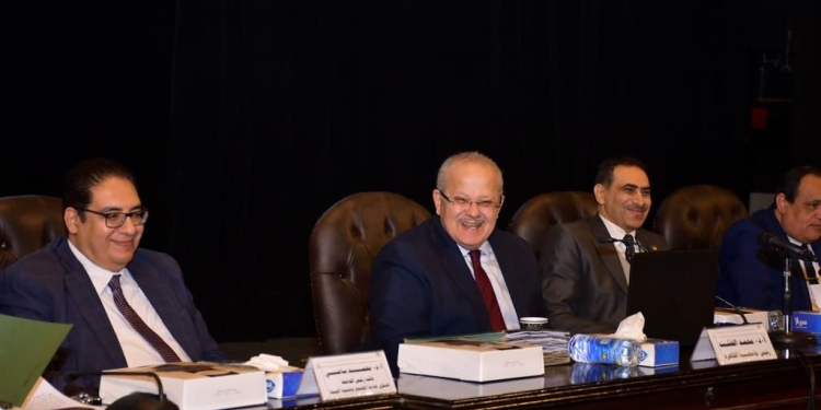 مجلس جامعة القاهرة يقرر استحداث 4 جوائز جديدة للراود قيمة كل جائزة 100 ألف جنيه