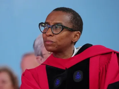 استقالة رئيسة جامعة هارفارد بعد اتهامات بمعاداة السامية والسرقة الأدبية