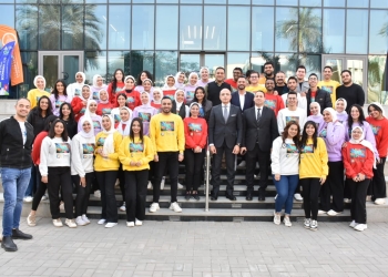 رئيس جامعة عين شمس يستقبل كورال هارموني عربي