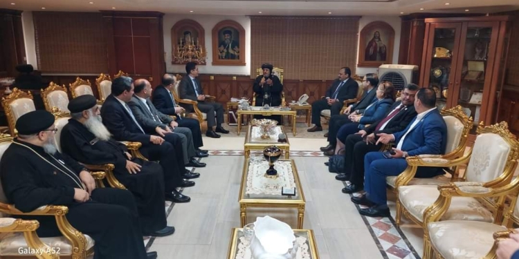 رئيس جامعة بنها يقدم التهنئة للأنبا مرقس مطران شبرا الخيمة بعيد الميلاد المجيد