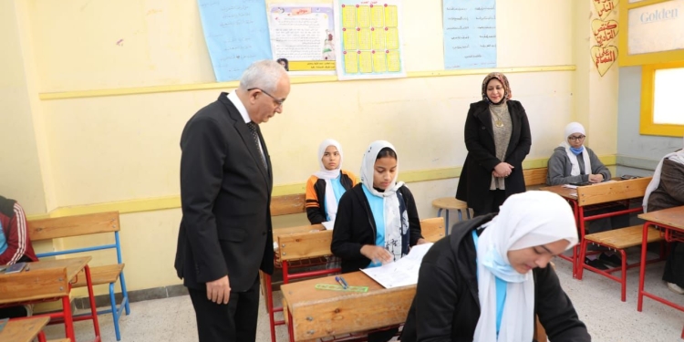 أمهات مصر: وزير التعليم حريص علي مصلحة طلاب "الإعدادية والثانوية" وتحقيق تكافؤ الفرص