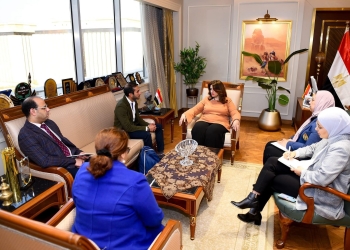  للاستفادة بخبرته في تطعيم التطبيق التليفوني بمفردات الذكاء الاصطناعي.. وزيرة الهجرة تستقبل الخبير الشاب مينا حنين