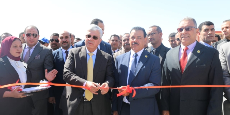 بتكلفة 2  مليار جنيه.. وزير التعليم العالي يفتتح مشروعات بجامعة الوادي الجديد