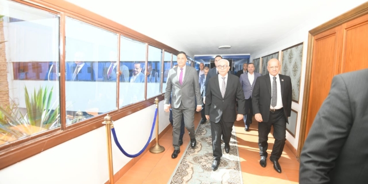 محافظ الدقهلية يستقبل “حجازي” لمتابعة انتظام سيرالدراسة بالترم الثاني