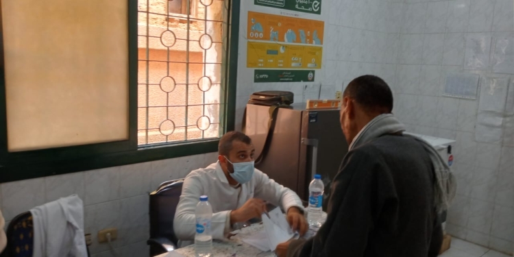 جامعة القاهرة تطلق قافلة تنموية شاملة لقرية كفر قنديل بمركز أطفيح