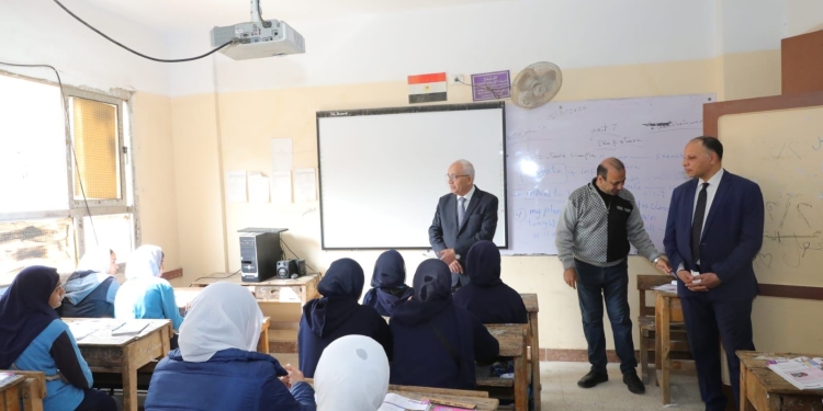 مضاد كلمة "أوفى".. أمهات مصر: عودة الأسئلة المثيرة للجدل في امتحانات الأول الثانوي