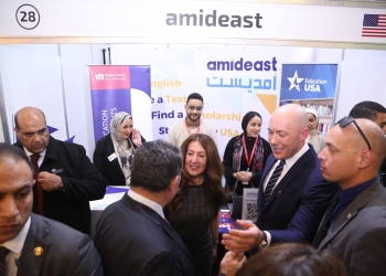 السفيرة الأمريكية بالقاهرة تتفقد أجنحة معرض وملتقى التعليم العالي والتدريب EduGate | صور