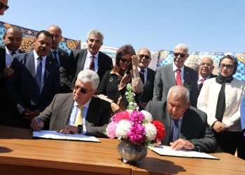 وزير التعليم العالي يضع حجر الأساس لمشروع أرض الجامعات المصرية بالوادي الجديد