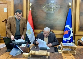 محافظ السويس يعتمد نتيجة الترم الأول للشهادة الإعدادية بنسبة 83.51٪