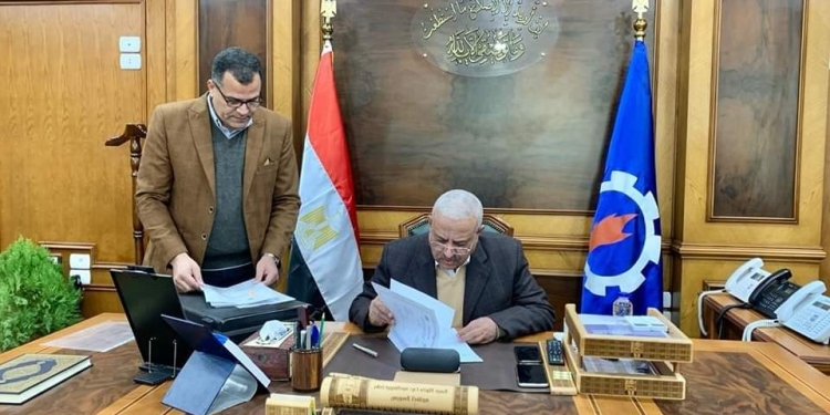 محافظ السويس يعتمد نتيجة الترم الأول للشهادة الإعدادية بنسبة 83.51٪