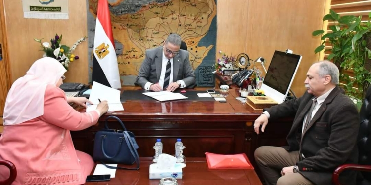 محافظ الفيوم يعتمد نتيجة الشهادة الإعدادية الترم الأول بنسبة نجاح 78,9%