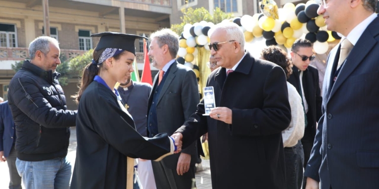 وزير التعليم والسفير الايطالى يشهدان حفل تخرج طلاب معهد السالزيان “دون بوسكو”