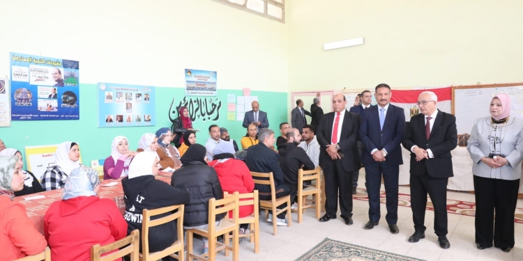 «حجازي» يتفقد برنامج التدريب الذهني والبدني للناجحين بمسابقة ٣٠ ألف معلم .. السنة الثانية