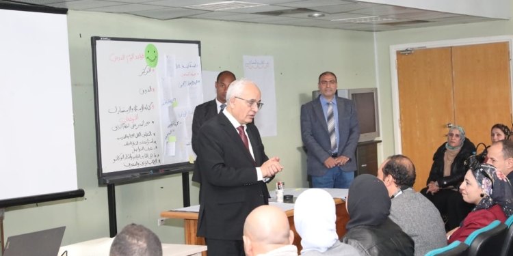 «حجازي» يتفقد برنامج تدريب “الإدارة المدرسية على النظام اليابانى” بمبادرة ١٠٠٠ مدير