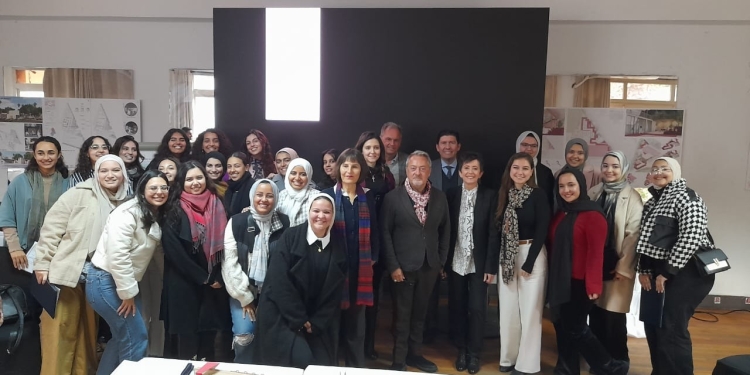 السفارة السويسرية تختار تصميمات لمنشأت النادي السويسري من تصميم طالبات الألمانية بالقاهرة