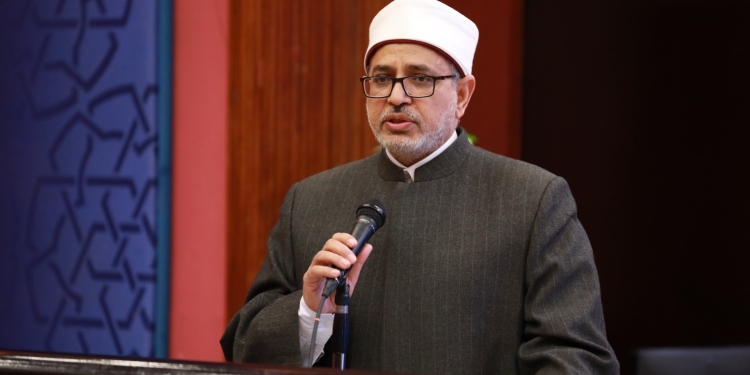 رئيس جامعة الأزهر يستنكر إبادة الأطفال والنساء في غزة ويتساءل: أين الحرية التي صدعنا بها العالم الحر؟