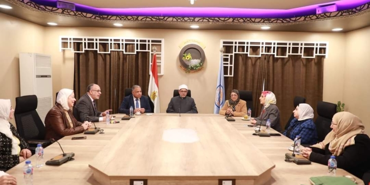 رئيس جامعة الأزهر يشيد بالجهود التعليمية والمجتمعية لكلية طب البنات