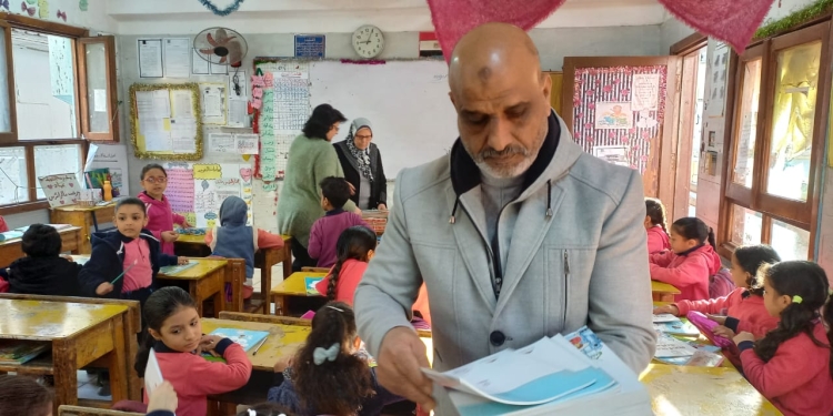 وكيل "التعليم" بالقاهرة يوجه بتنفيذ 14 اجراء بالترم الثاني 2024