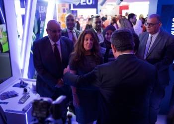 السفيرة الأمريكية بالقاهرة تزور جناح جامعة النيل في معرض EDUGATE التعليمي الدولي