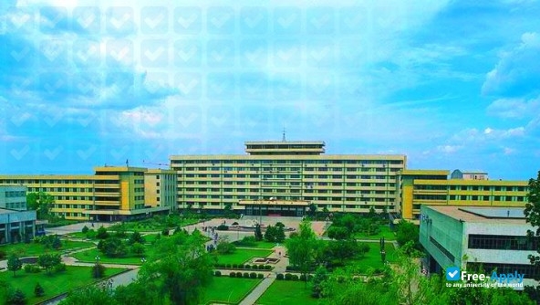 منحة بكالوريس ممولة بالكامل في الصين