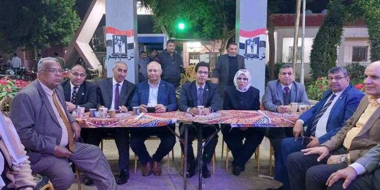 رئيس جامعة بنها يشارك حفل إفطار رمضان بكليتي الزراعة والطب البيطري بمشتهر