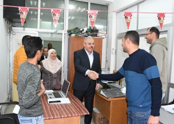 رئيس جامعة قناة السويس يتفقد المبنى الإداري