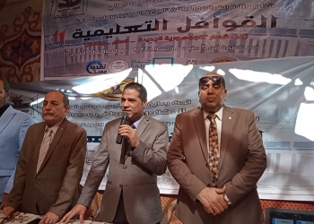 محافظ أسيوط يشيد بالقوافل التعليمية المجانية لطلاب الإعدادية والثانوية