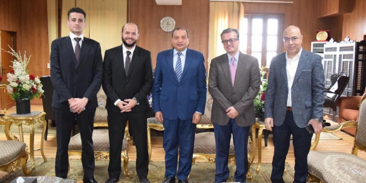 تعاون بين جامعة بني سويف ونادي بيراميدز لتنفيذ انشطة تنموية وطلابية