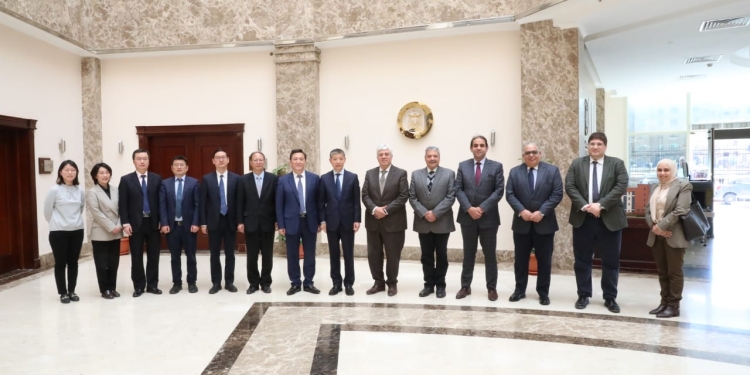 وزير التعليم العالي يستقبل وفد جامعة نانجينغ الطبية الصينية  لبحث التعاون