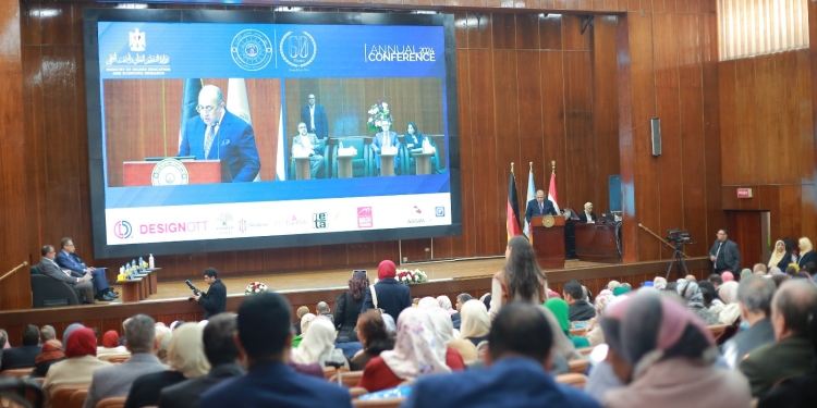 ” تيودور بلهارس” يناقش استخدام الذكاء الاصطناعى في سرطان الكبد والمثانة