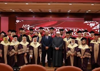 رئيس جامعة الازهر يشهد تخريج دفعة جديدة في كليات الطب بالبرنامج الماليزي