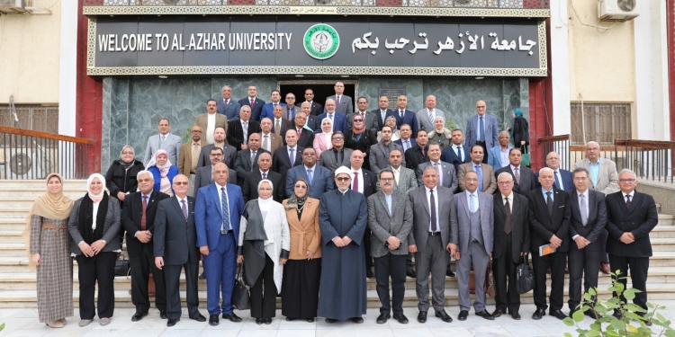 رئيس جامعة الأزهر يستقبل فريق ضمان الجودة لمراجعة اعتماد 7 كليات و5 برامج