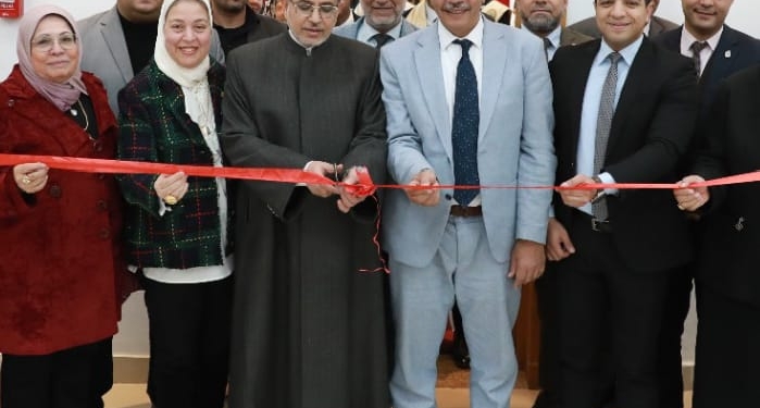 رئيس جامعة الأزهر يدشن مبادرة (دكان الفرحة) لخدمة الطلاب والطالبات