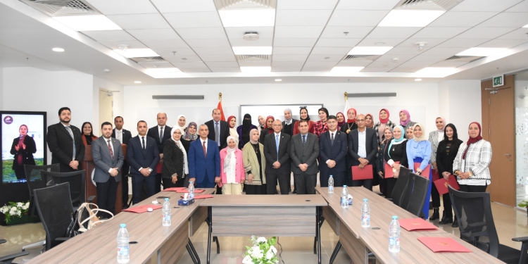 مركز المعلومات بمجلس الوزراء يكرم الدكتور محمد أبو العلا عضو مكتب التميز الدولي بجامعة الأزهر لجهوده في دعم منظومة البحث العلمي