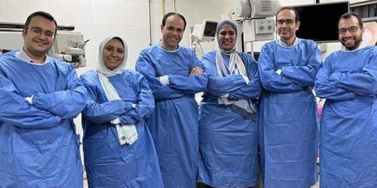 فريق جراحة المناظير بقصر العينى