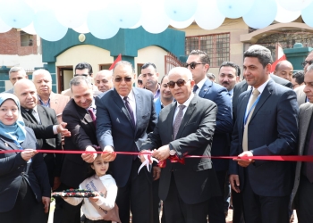 وزير التعليم ومحافظ الشرقية يفتتحان المدرسة الرسمية الدولية بفاقوس