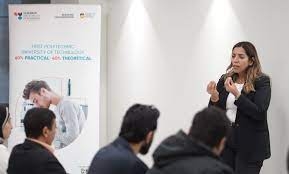 جامعة البوليتكنيك نموذج يستجيب للصناعة