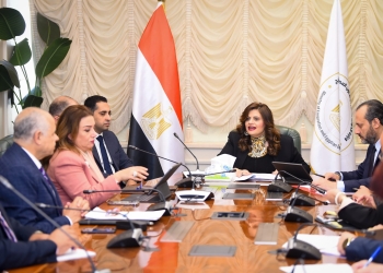 سها الجندى تجتمع بممثلي وزارتي الخارجية والداخلية،