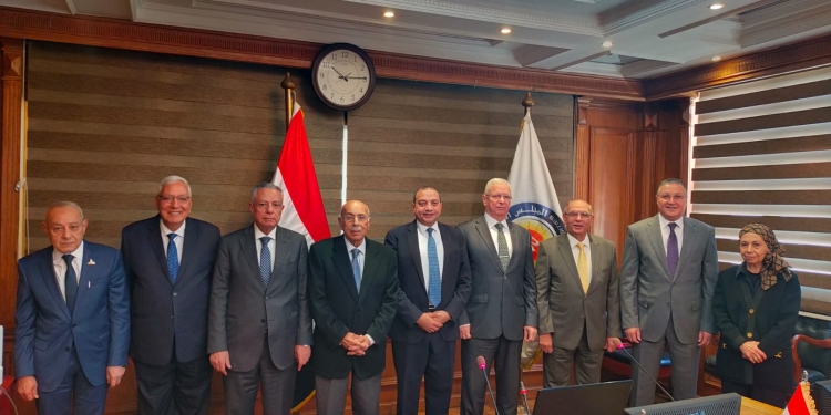 لجنة المرشحين لرئاسة الجامعات