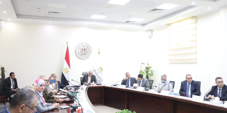 مجلس المراكز والهيئات البحثية يبحث توجيه بدائل محلية لمُستلزمات الصناعة