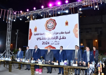 الخشت يشارك طلاب من أجل مصر حفل إفطار بساحة حرم جامعة القاهرة