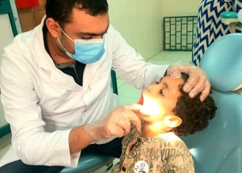 كلية طب الاسنان بالمنيا تطلق قافلة مجانية للاطفال