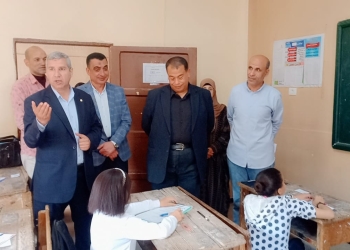 وكيل التعليم بدمياط يتابع إجراء امتحانات التربية الدينية والمهارات المهنية لصفوف النقل