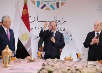 بحضور الرئيس السيسي .. رئيس جامعة حلوان يشارك في حفل إفطار الأسرة المصرية