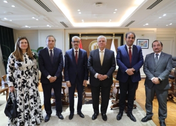 عاشور: العمل على وقف هجرة العقول العربية من خلال خلق بيئة جاذبة للأبحاث