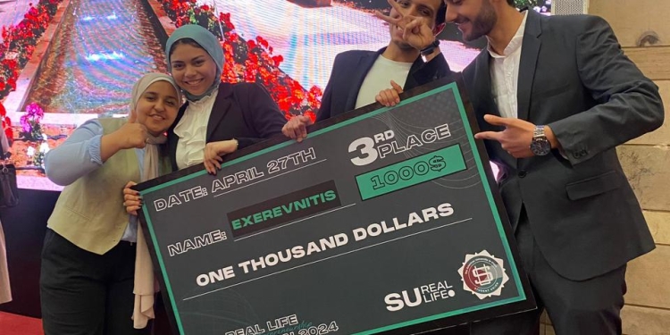 جامعة عين شمس تحصد المركز الثالث في المسابقة السنوية للجامعة الأمريكية